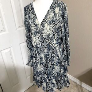 Vince Camuto Size L Blue Gray Snakeskin Print Dress Ruffle Hem Long Sleeve